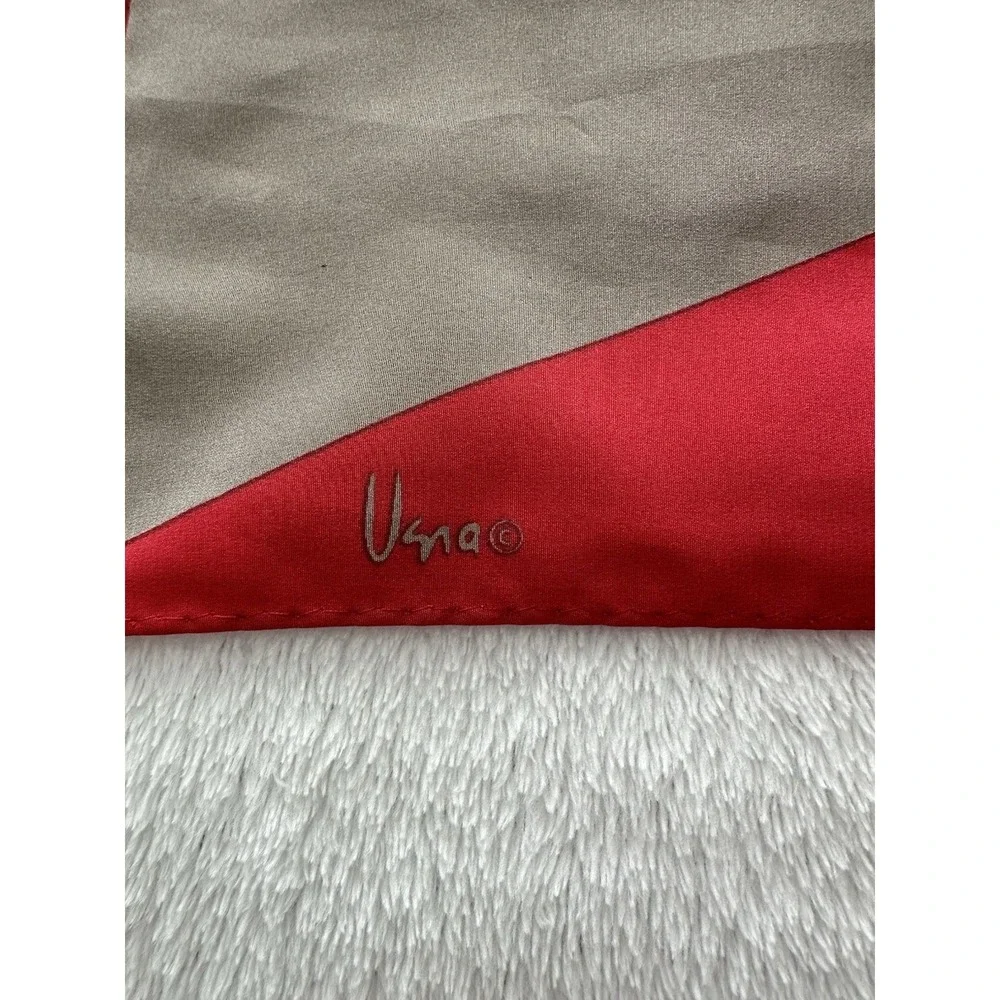 Vera Neuman Geometric Rayon/Silk Made in Japan 22 1/2